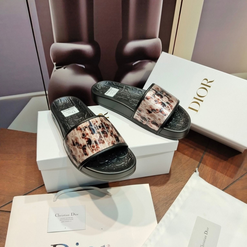 ch**an D*or slippers